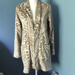 Beautiful Leopard Natori Robe!! 
